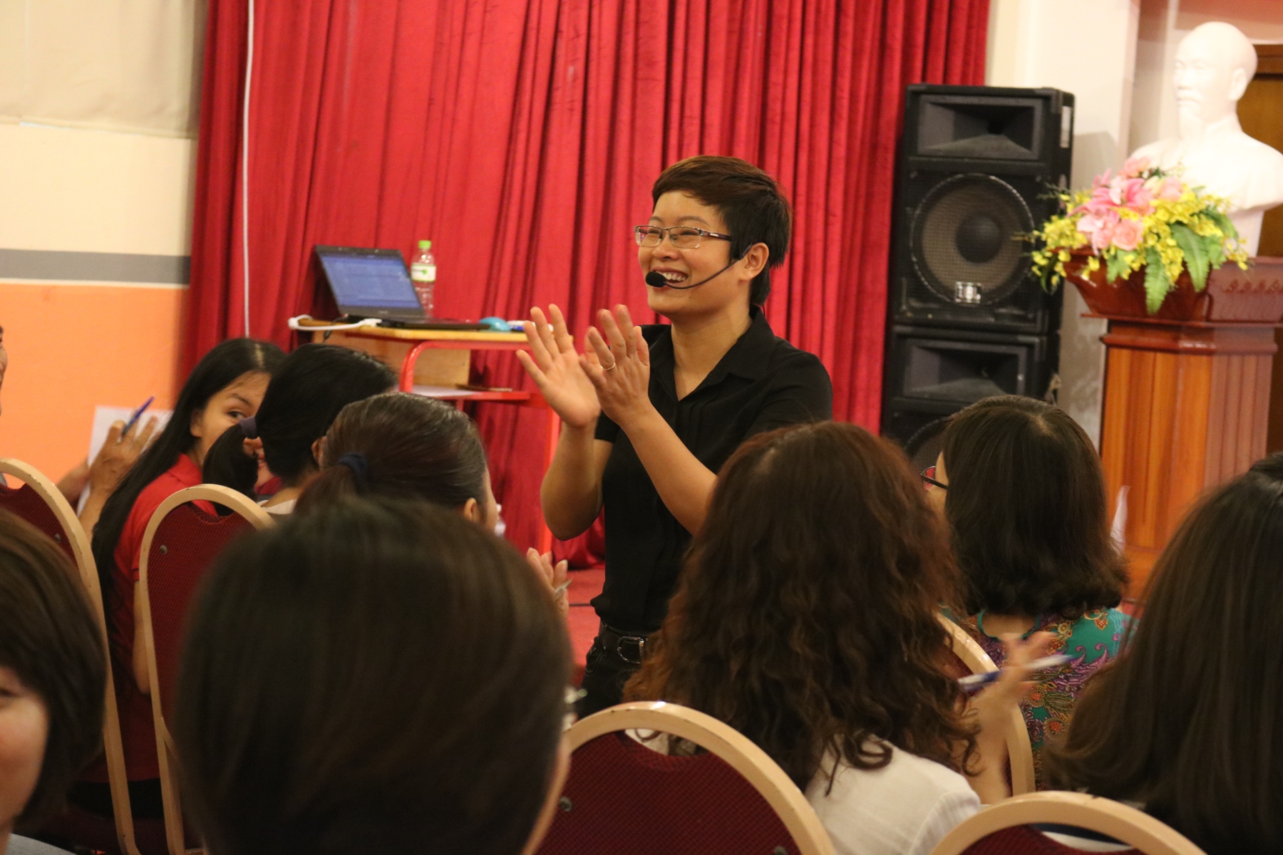 TS. Trần Khánh Ngọc giảng workshop
