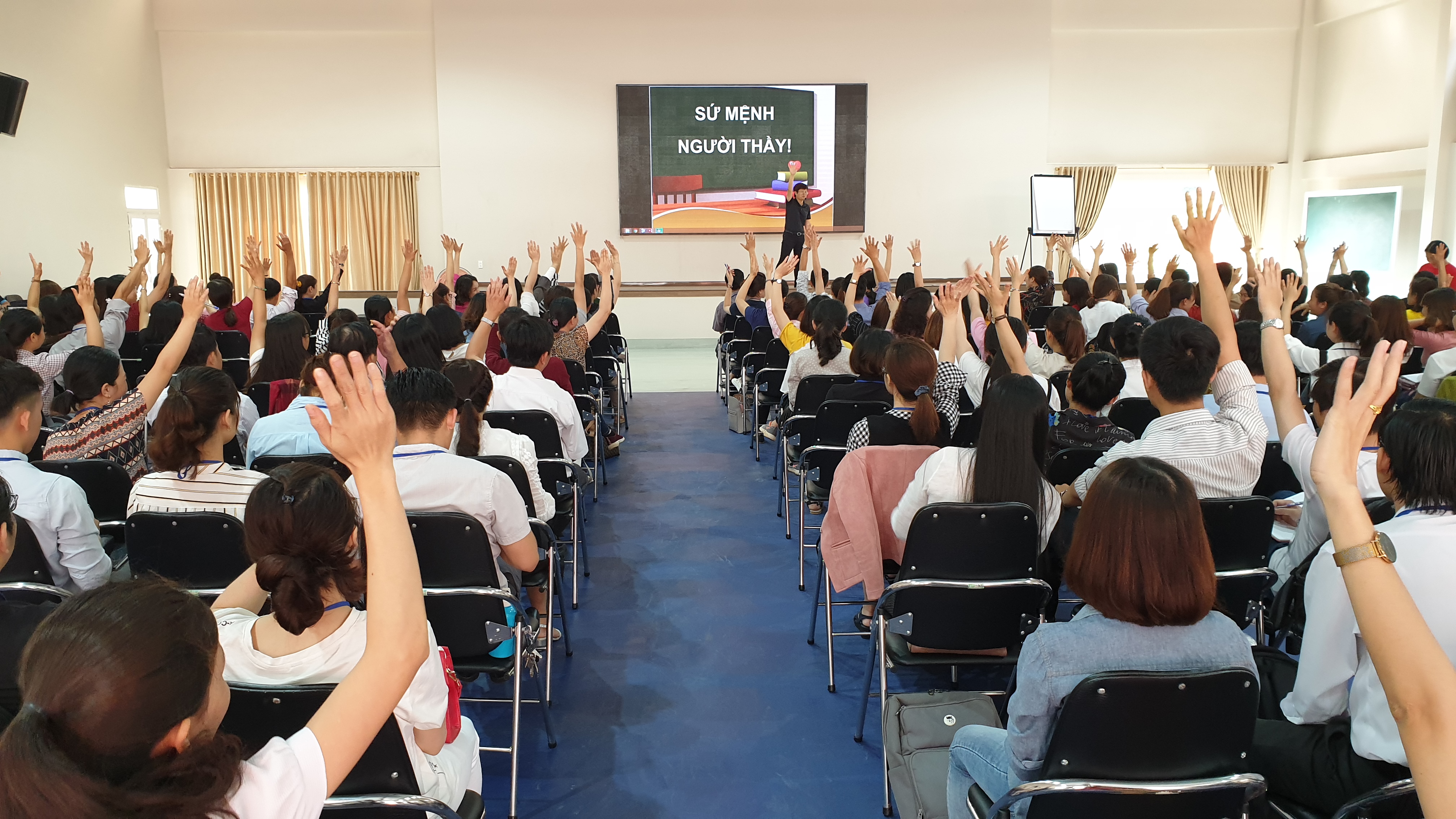 Khoá học SỨ MỆNH NGƯỜI THẦY với đông đảo giáo viên tham dự